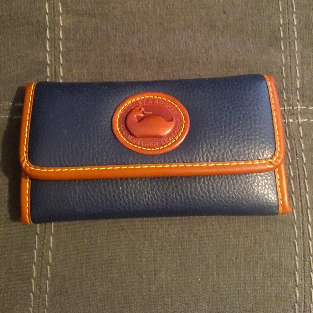 Dooney and Bourke Purse π and Wallet Not Authentic - Picture 6 of 9